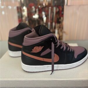 Men’s Air Jordan 1 Mid SE Black Sky J Mauve, size 12 (EU 46)